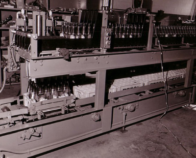 1979 Old-800-packer Industries First Servo Case Packer